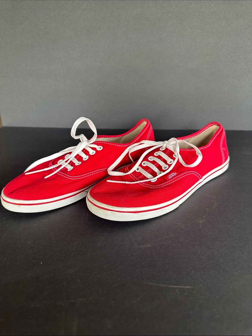 Vans red and white sneakers men’s size 7/ women’s size 6.5